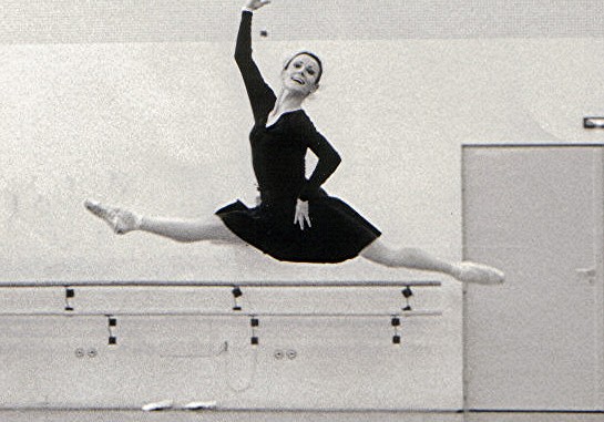 grand_jete_zugeschn_mit_hand0202